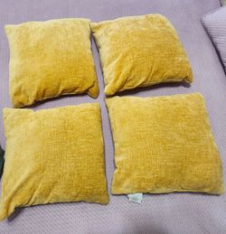 Cushions/ Cojines