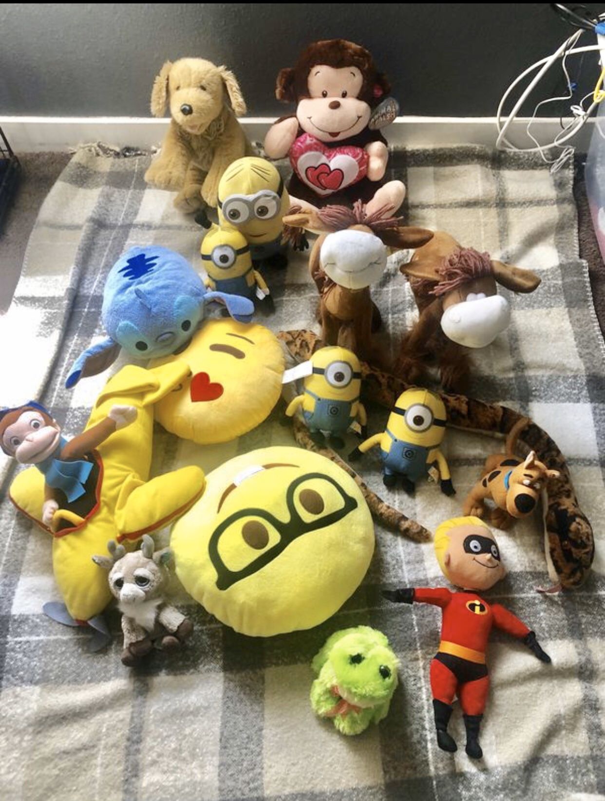 Stuffed animals lot