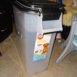 Ex Ex Larg Pet Food Bin On Wheels 10 Final Price Look My Post Tons Items
