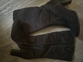 Women boots size 9 & a half
