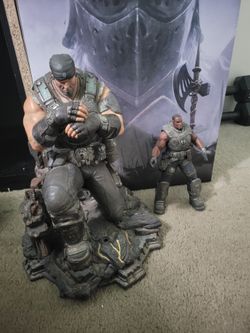 Gears Of War Collector's Edition Statue And Cole Train Figure