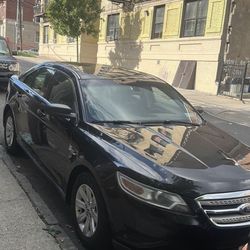 2010 Ford Taurus