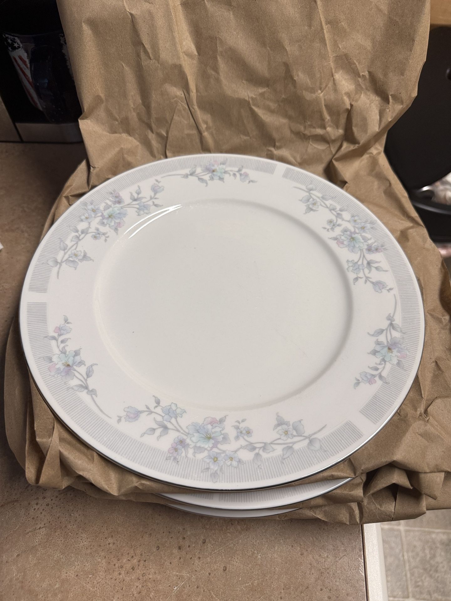 Eloquence Fine China 32pcs