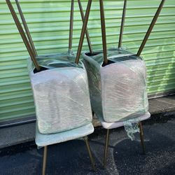 Chairs / Dining room chairs
