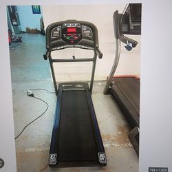 Like New Horizon 2000 Treadmill 