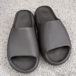 Yeezy Adidas Slides Size 9W/7M