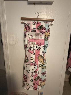 Hello Kitty Hamburger Blanket