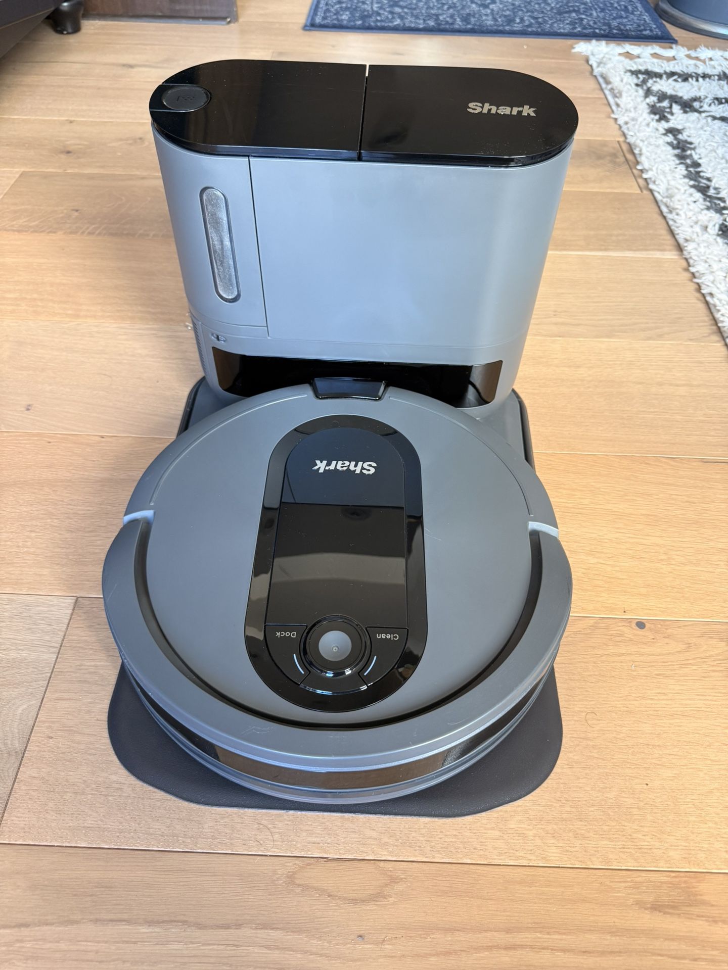 Shark AV911S EZ Robot Vacuum with Self-Empty Base