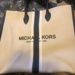 MK Purse 