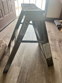 Werner 2-Step Folding Ladder