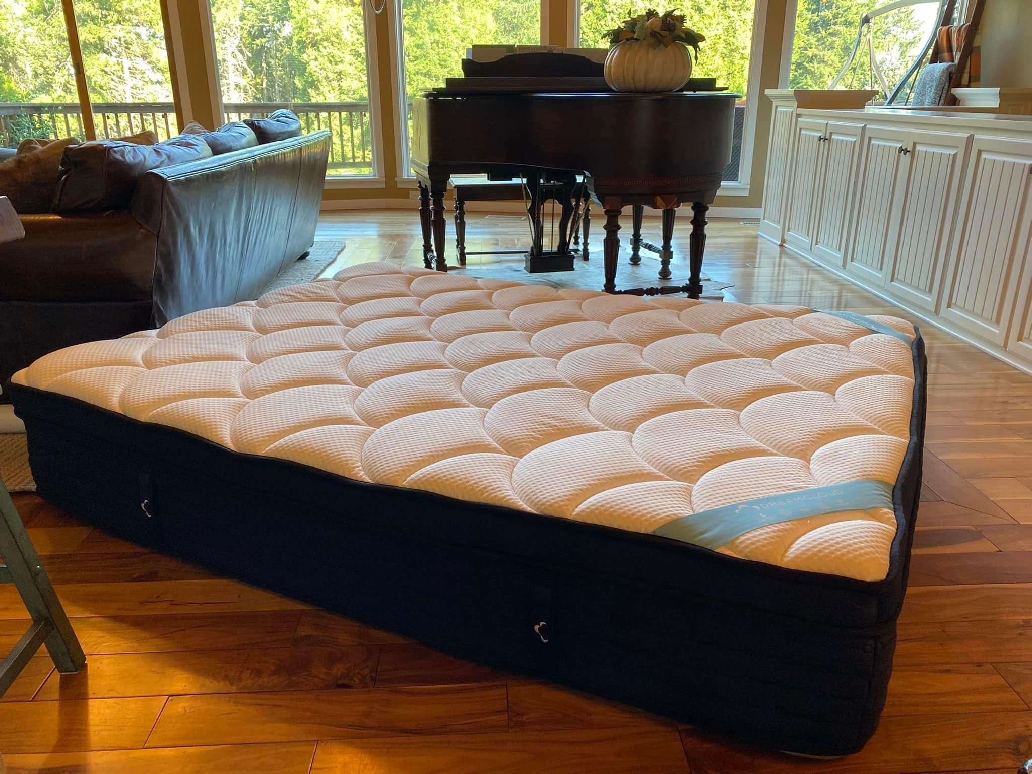 The DreamCloud Premier Mattress Size Full for Sale in Bellerose, NY