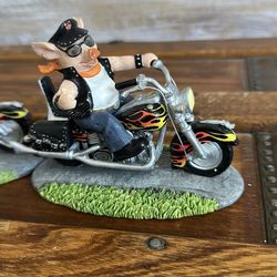 Set of 2 hog wild sculptures