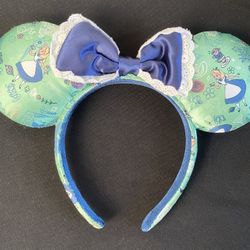 Disney Epcot United Kingdom Alice In Wonderland Minnie Mouse Ears Disneyland