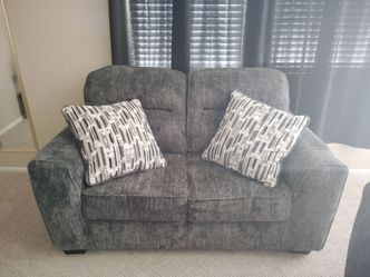 Love seat / Nice size Reg sofa set very nice New
