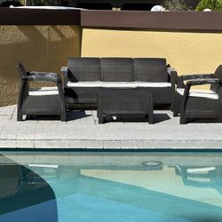 Muebles de exterior e interior.-EN CAJITA