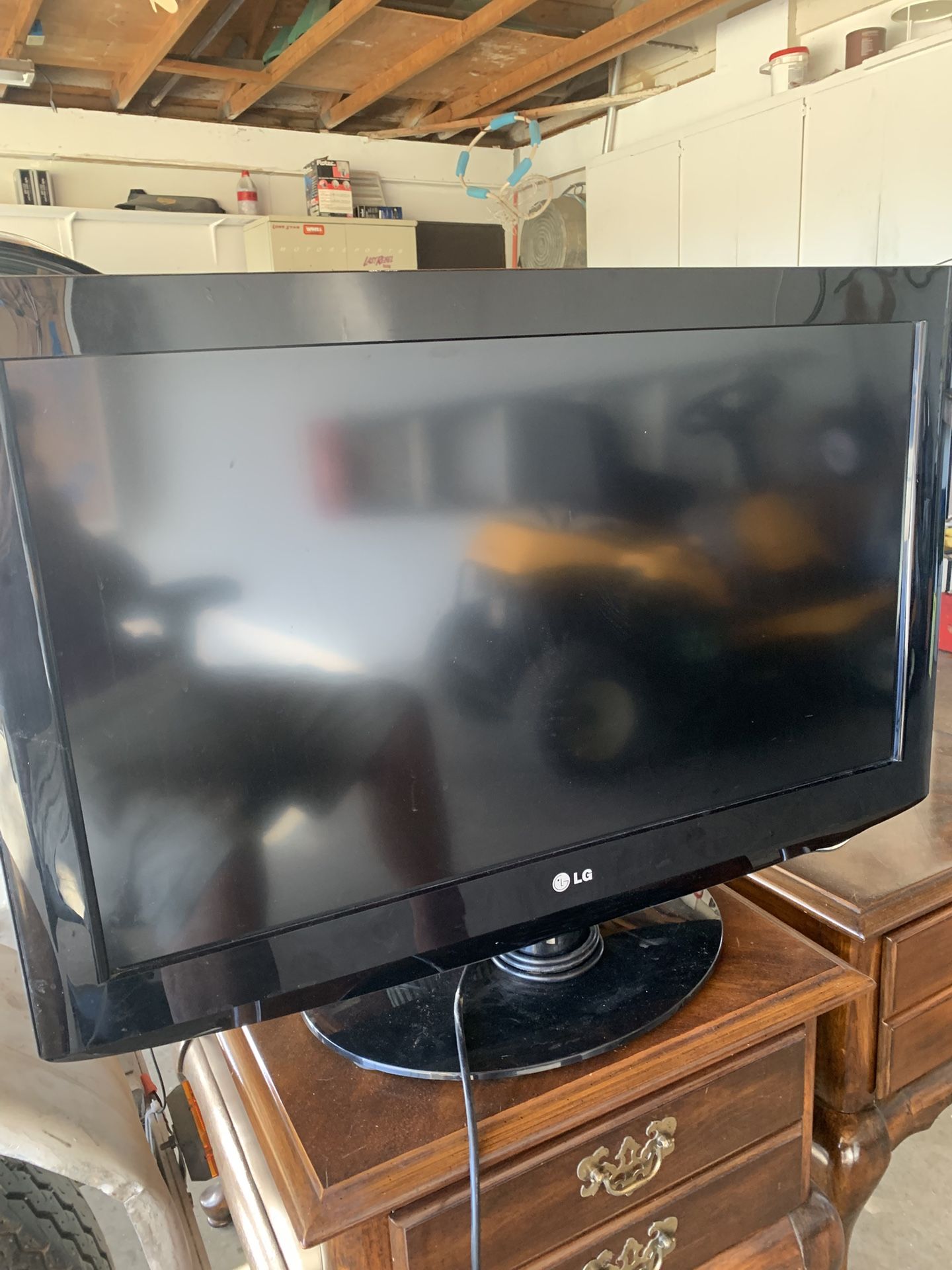 LG 32 Inch TV