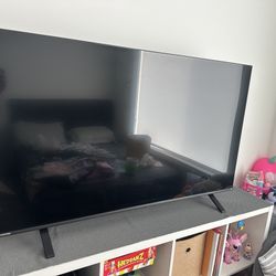 Tv Toshiba With Table. 