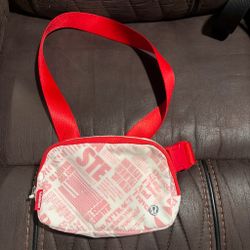 Lululemon belt bag