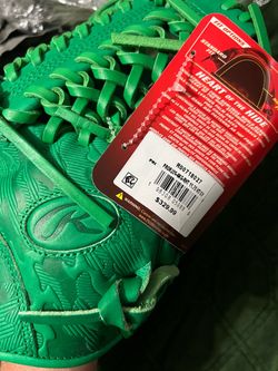 brand new not broken in yet ,never used, Special edition, color way Rowling Heart of the HIDE size 11 3/4 right hand through $400 OBO
