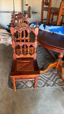Dining table and 6 chairs
