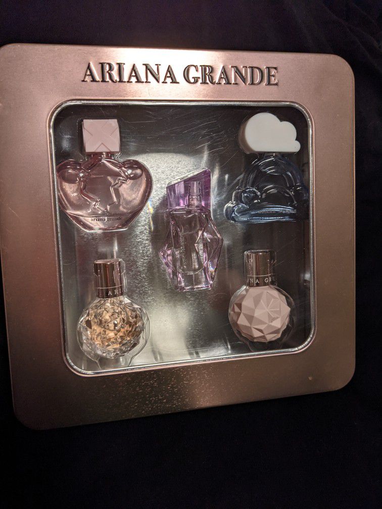 Ariana Grande Mini Perfume Set 