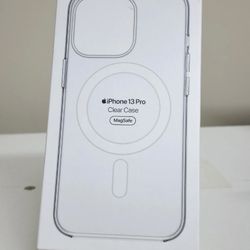 Apple Clear Case with MagSafe for iPhone 13 Pro - Open Box