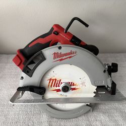 Milwaukee 7-1/4 Brushless Circular Saw 