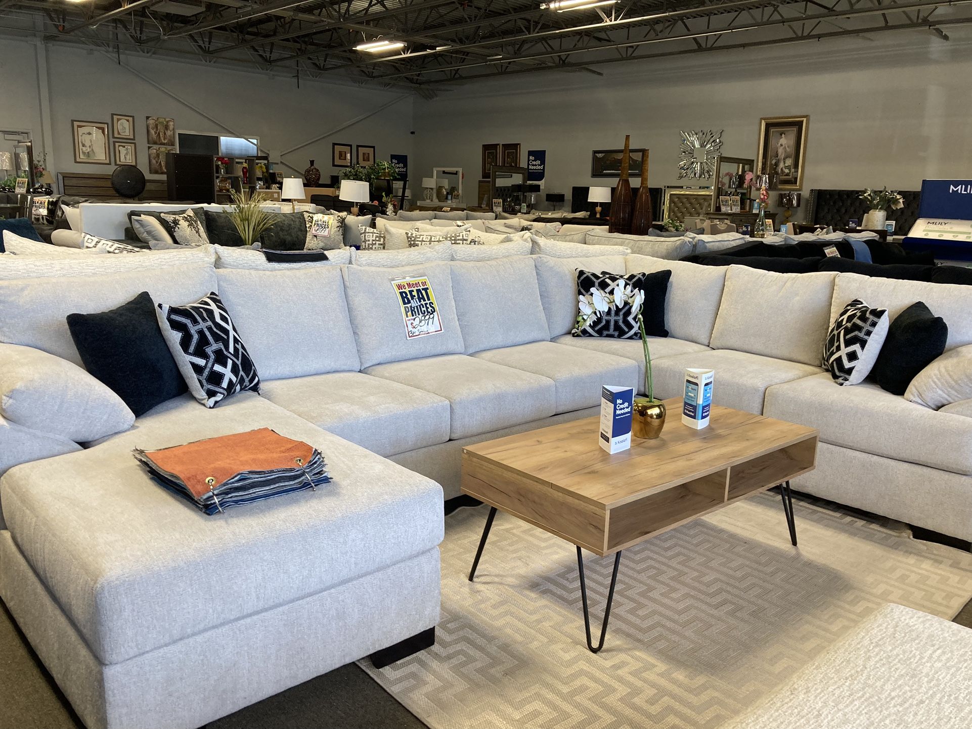 White Sectional ☁️⭐️ $2,499