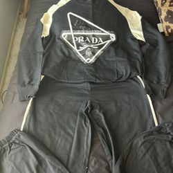 New Women Inspired Set Unisize (S-M) $30 Firm