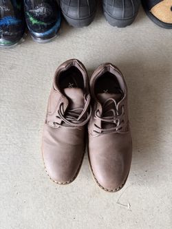 Boy shoes sizes 2