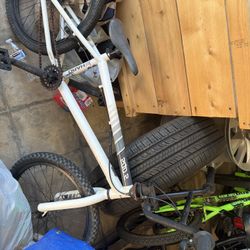 Haro 200.2 BMX Bike – Solid Starter / Project Bike