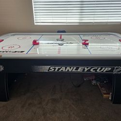 Air Hockey Table