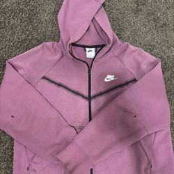 Nike Tech Fleece Wonmen’s hoodie