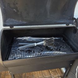 Traeger smoker Big Tex