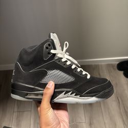 Jordan 5 Black metallic reimagined 