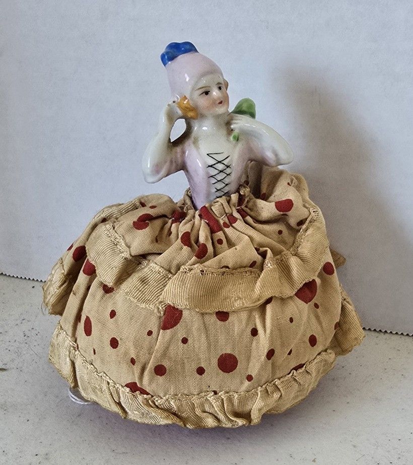 VTG COMPLETE half doll / pincushion doll. Blonde lady in Lilac dress/bonnet