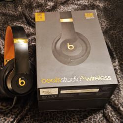 Black and Gold BEATS by Dr. Dre Studio 3 Wireless Headphones