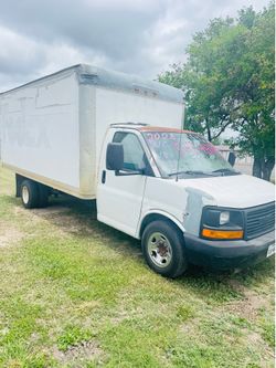 08 box truck