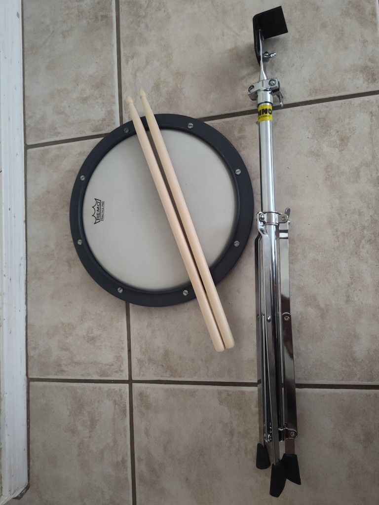 Remo 10" Practice Pad And Stand 
