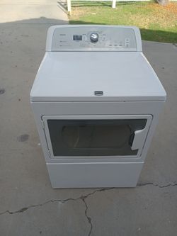 Maytag Bravos Front-Load gas Dryer White