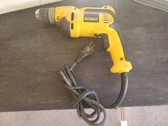 DEWALT 3/8" Corded Drill – Works Great