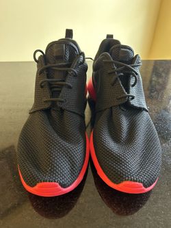 Nike Roshe One Black/Siren Red