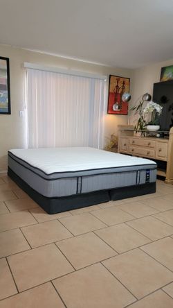 VERY NICE LIKE NEW CALIFORNIA KING SIZE MATTRESS AND BOXSPRINGS FOR SALE! IN EXCELLENT CONDITION, FREE DELIVERY