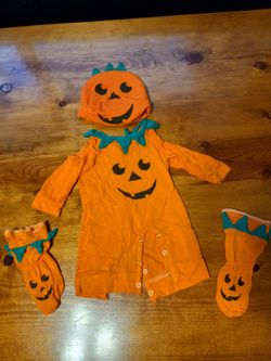 0-3 Months Pumpkin Costume