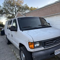 2004 Ford Econoline