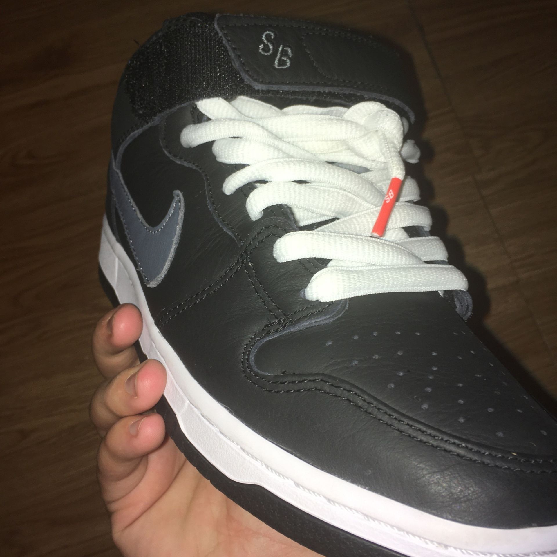 nike dunks mid size 6 mens