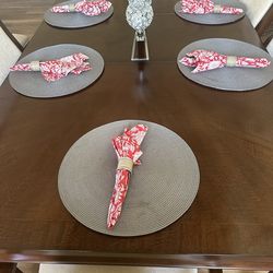 Dining table with 6 Chairs and matching Dining Buffett server