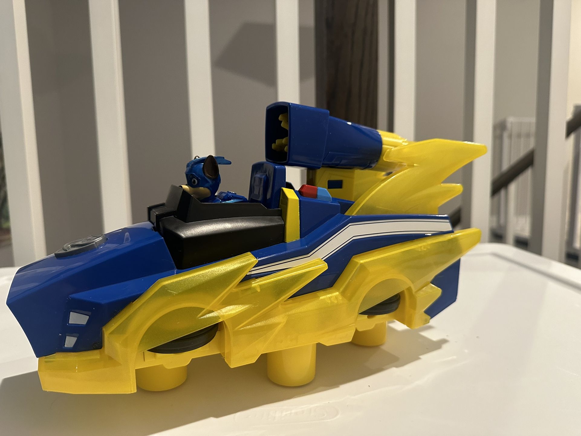 Paw patrol - Chase Charged Up Transforming Deluxe Vehicle