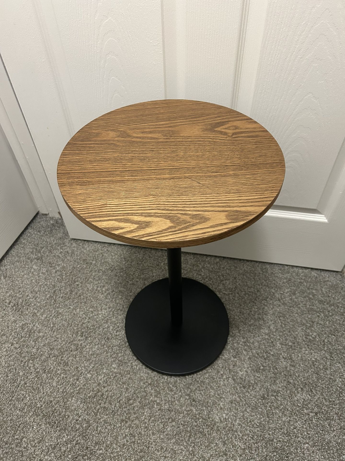 Round table / side table / Plant table 24x14