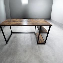 Desk With 2 Shelves